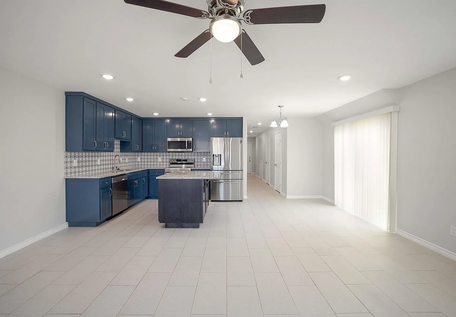 3 bed, 2.5 bath, 1662 sqft, $1,650 — Photo 4