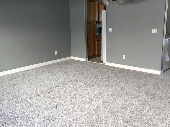 3rd image of 2050 Betty Ln