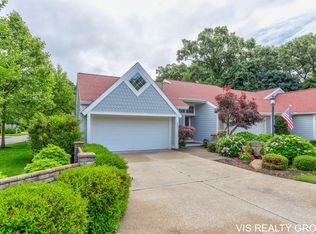 16875 Landing Ln, Spring Lake, MI 49456