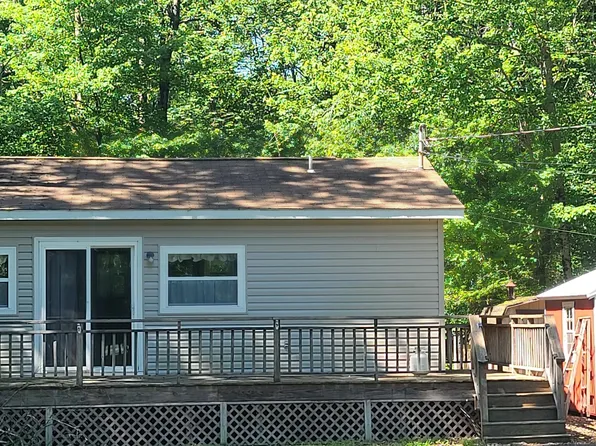 202 Fern Ridge Rd, Blakeslee, PA 18610