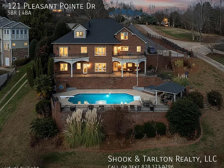 121 Pleasant Pointe Dr — Photo 1