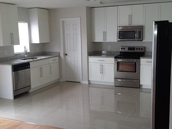 5th image of 12905 Los Alamitos Ct