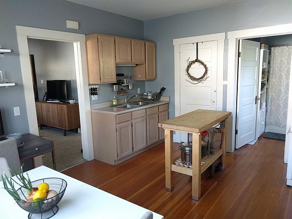 4th image of 929 E Herbert Ave