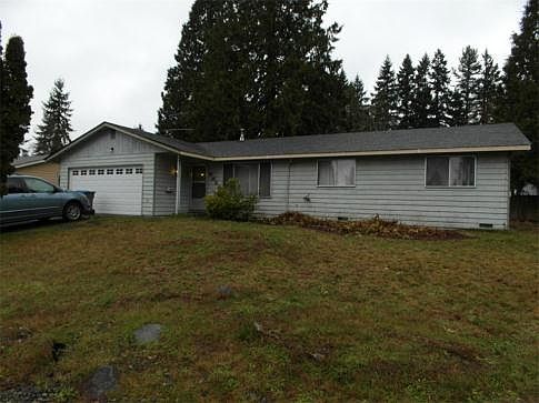 2nd image of 7821 Buckthorn Dr NE
