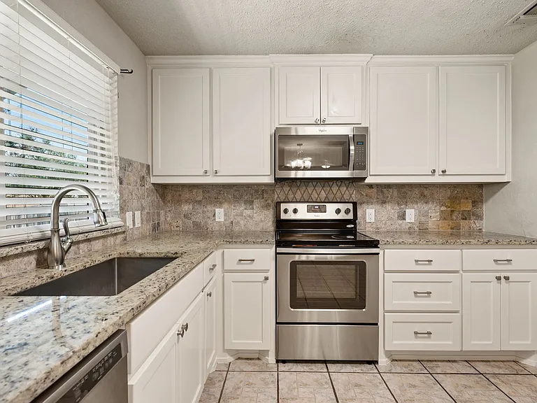 6728 Fair Meadows Dr — Photo 8