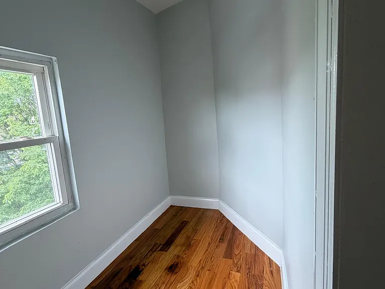 480 Avon Ave #G3 — Photo 2