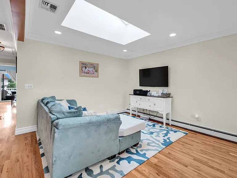 15 Seville Dr — Photo 15