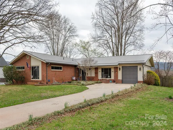 62 Broadview Cir, Brevard, NC 28712