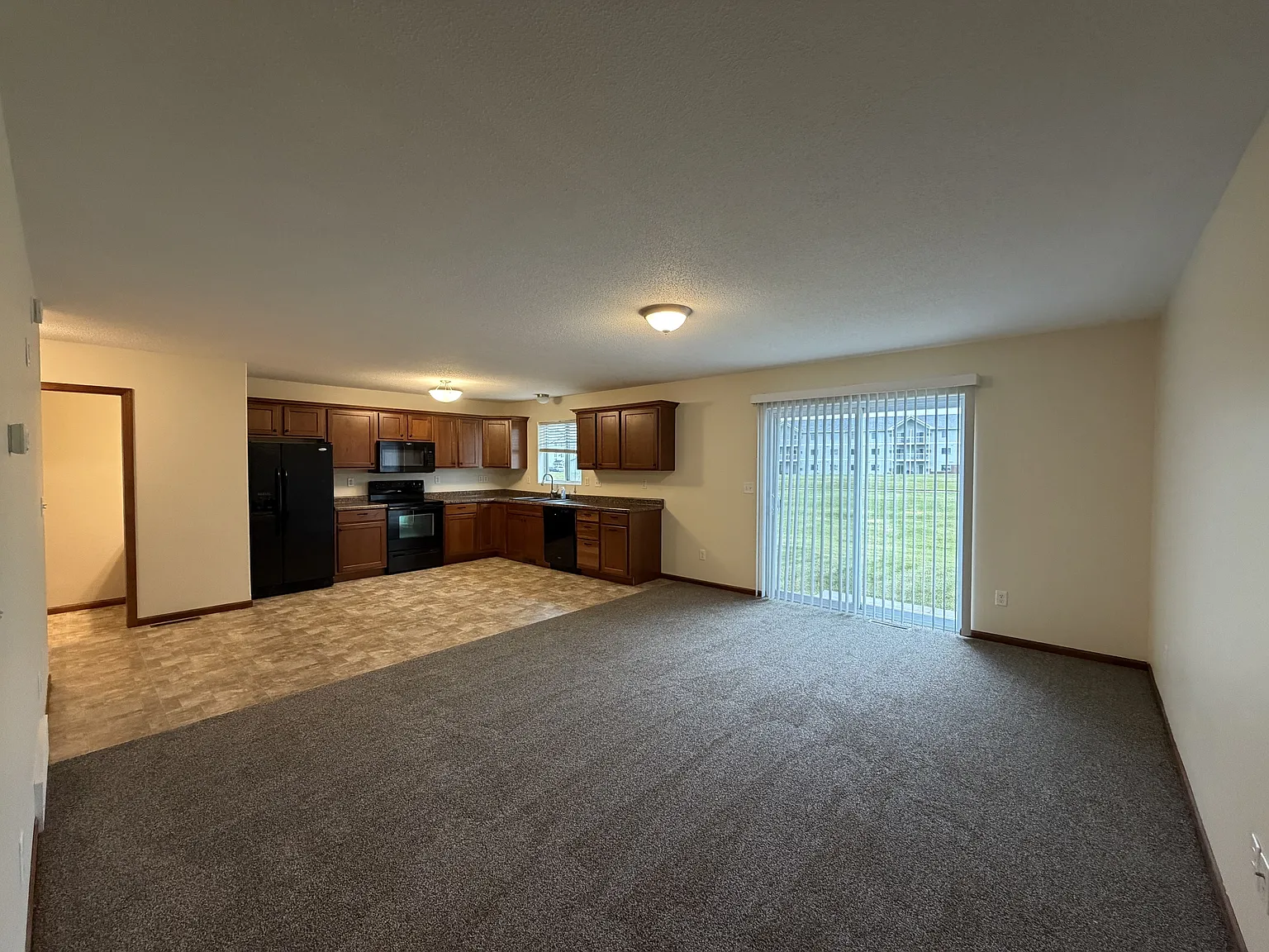 4276 Estate Dr S - 1 — Photo 2