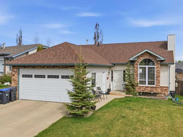 16 S Peterson Way, Sylvan Lake, AB T4S 1W8