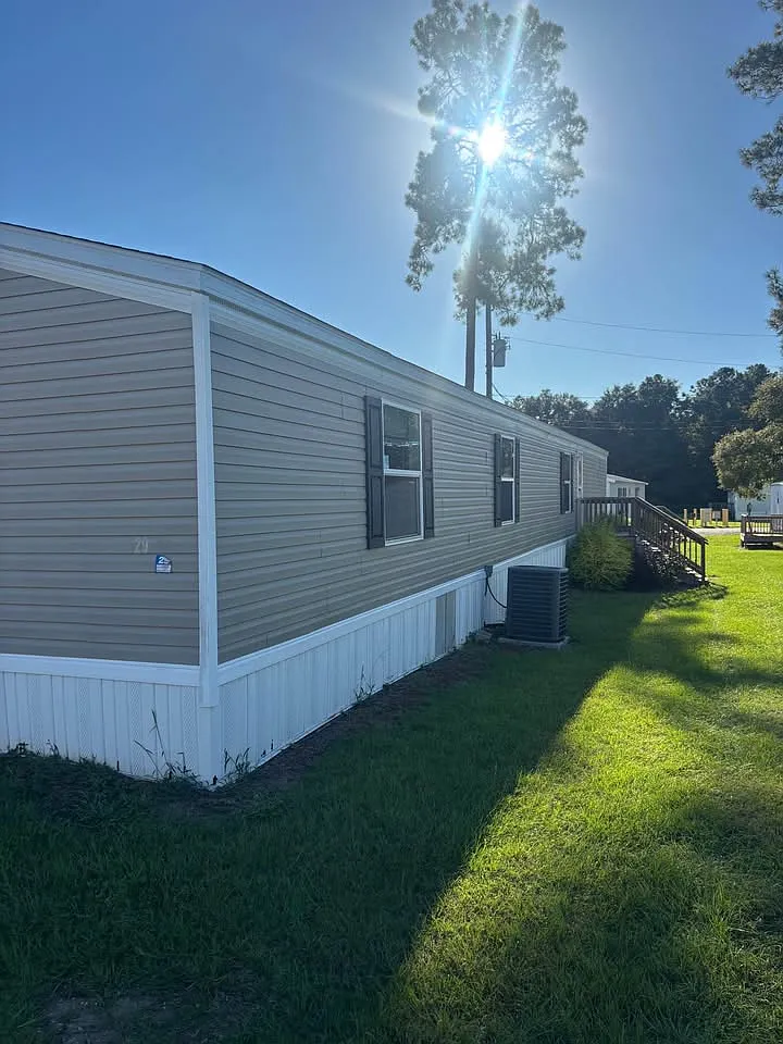 3 bed, $1,200 — Photo 1