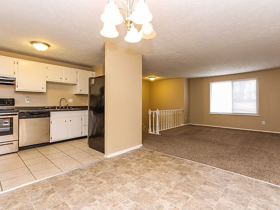 3rd image of 9423 Big Ben Cir