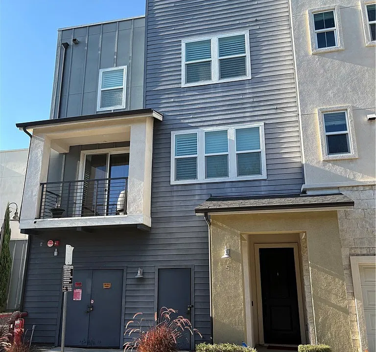 1422 N Harbor Blvd #5