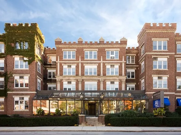 1222 Beacon St #1, Brookline, MA 02446