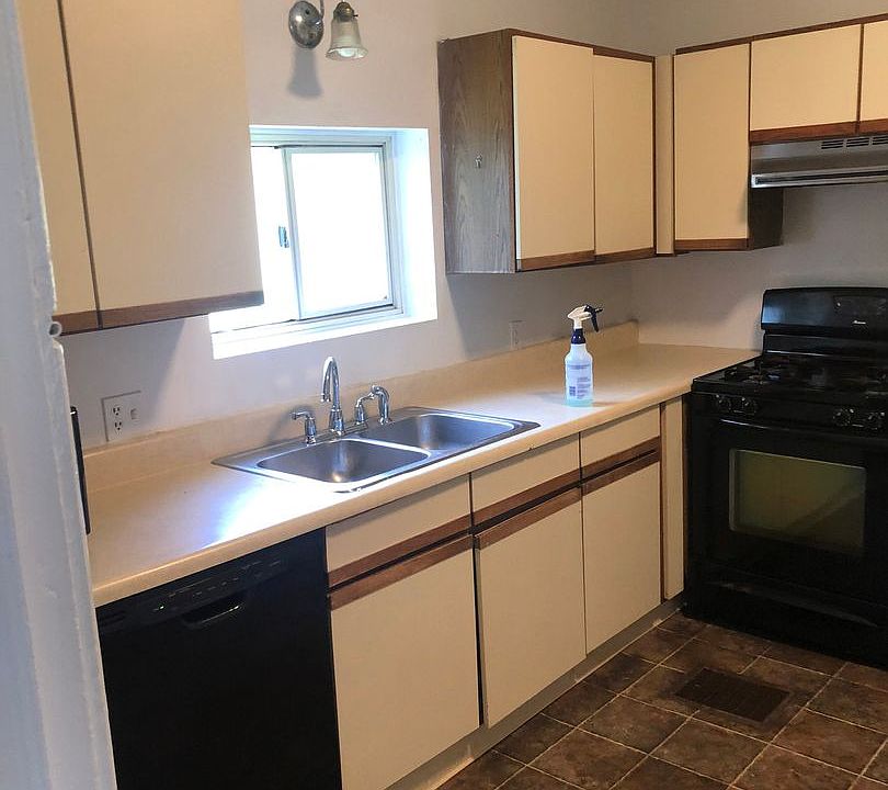 1st image of 854-56 Lancaster Ave #1