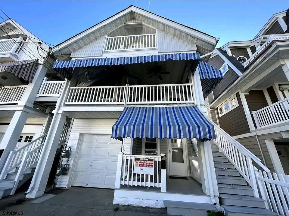 1st image of 804 Delancey Pl