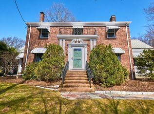 59 Somerset Rd #59, Brookline, MA 02445