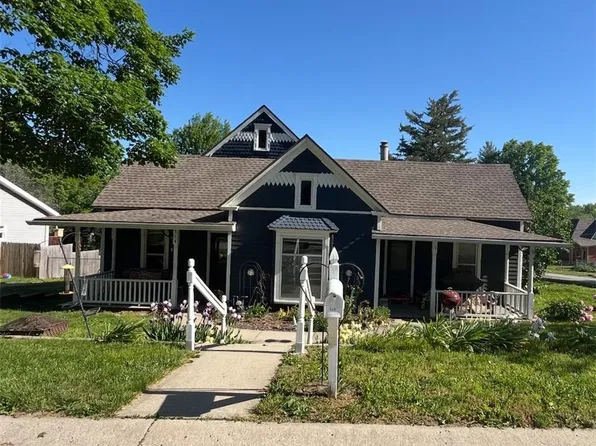 514 E Woods St, Smithville, MO 64089