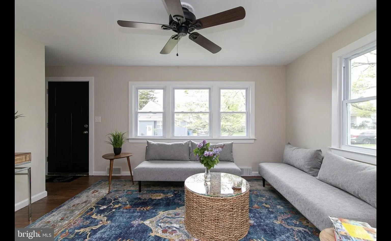 3 bed, 1300 sqft, $3,200 — Photo 3
