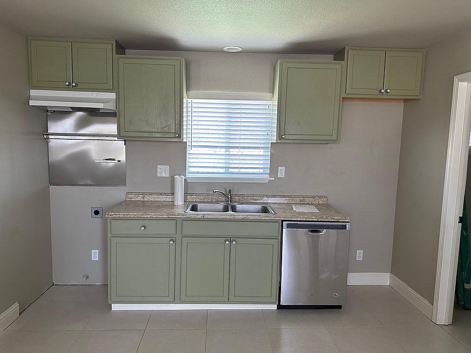 13849 E Kings Canyon Rd, Sanger, CA 93657 Zillow