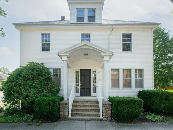 217 Rounds St, New Bedford, MA 02740