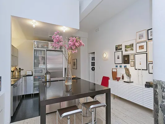 Sold by Sotheby's International Realty | media 11