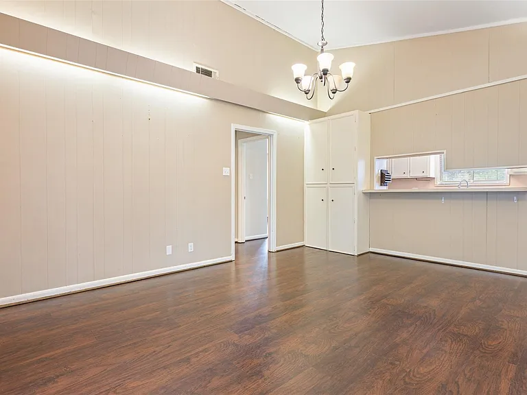 3808 Avenue O — Photo 16