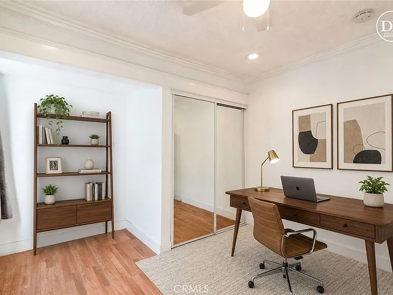 1125 N Heliotrope Dr — Photo 24