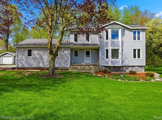 6541 Springfield Ln, Clarkston, MI 48346