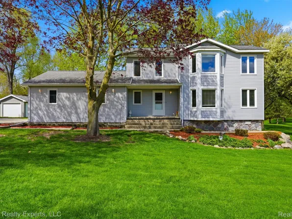 6541 Springfield Ln, Clarkston, MI 48346