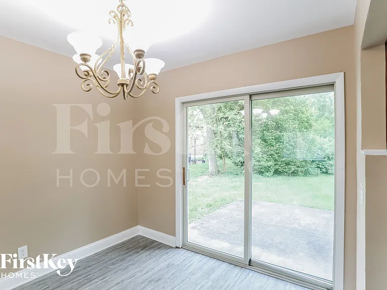 1015 Thunderbird Dr — Photo 6