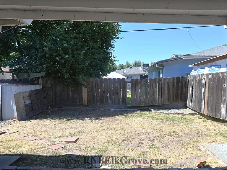 2271 E Church St — Photo 22