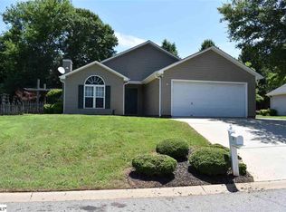 313 Golden Leaf Ln, Simpsonville, SC 29681