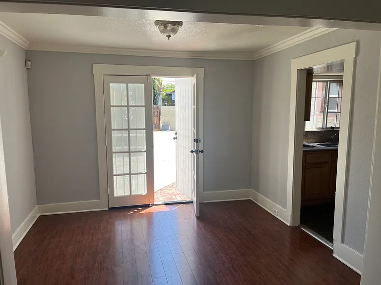 606 N Marguerita Ave — Photo 9