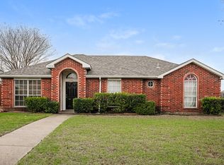 1334 Meadow Creek Dr, Lancaster, TX 75146