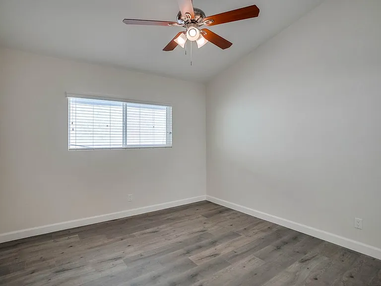 544 Evergreen St — Photo 34