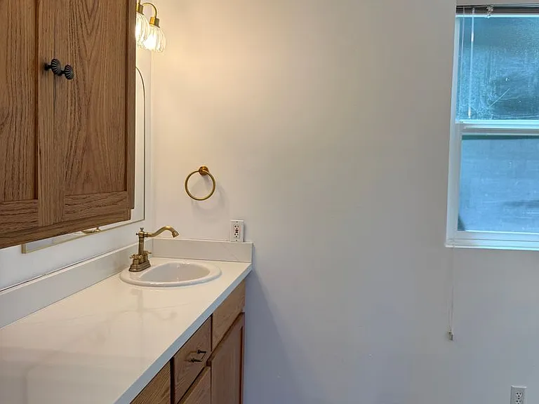 1144 Willis St — Photo 20