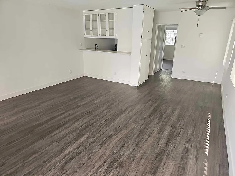 White Oak Ave — Photo 24