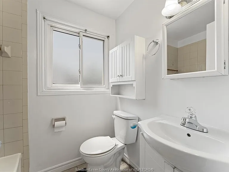 272 Victoria St S #40 — Photo 5
