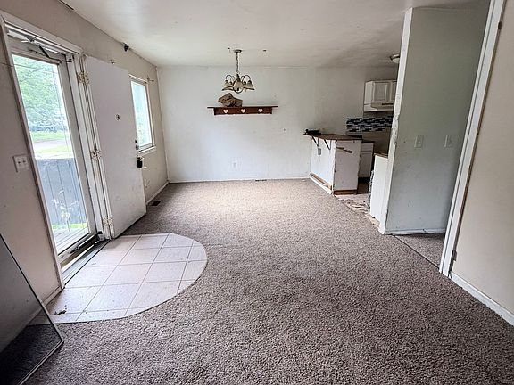 4th image of 2601 Torrance St