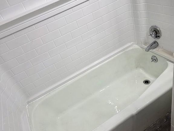 5th image of 526 Stanley St #2N