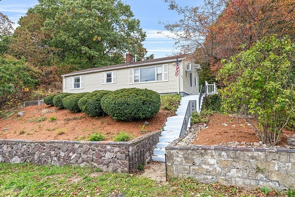 62 Hurd Ave, Saugus, MA 01906 Zillow