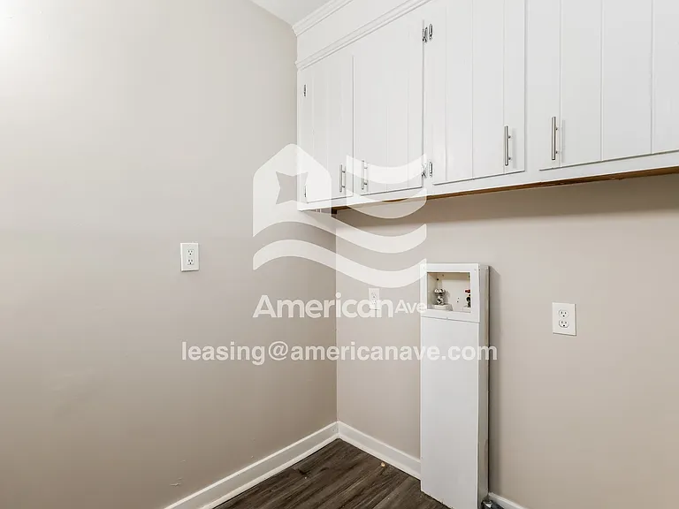 697921_014_laundry_room_14.jpg