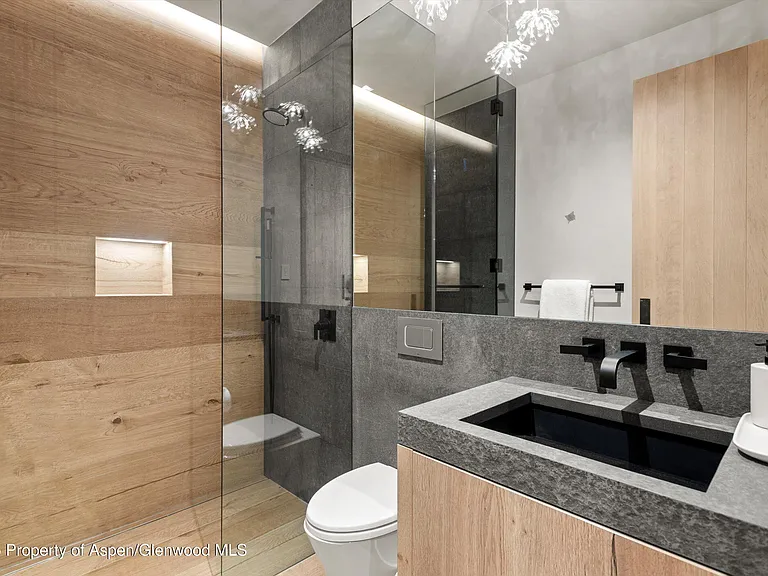 543 Walnut St #B — Photo 20