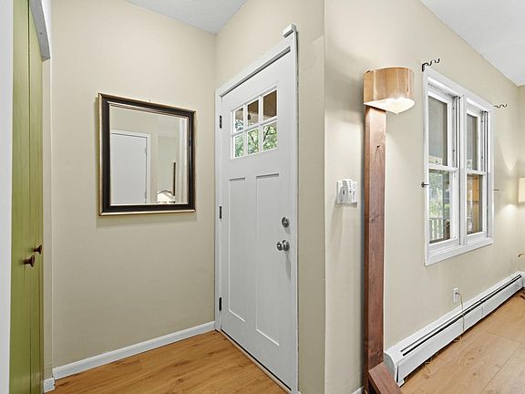 2nd image of 949 Hatch Ave