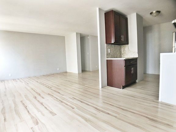 4th image of 111 Wadsworth Ave APT 25G