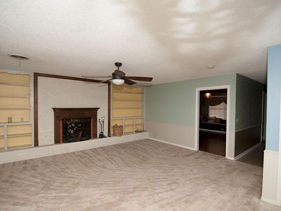 3rd image of 3805 Torre Dr