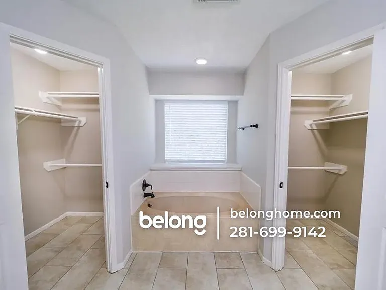 17743 Seven Pines Dr — Photo 3