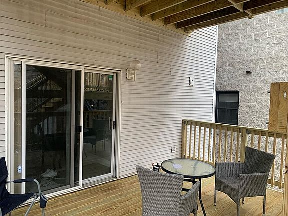 5th image of 3309 N Kenmore Ave #1