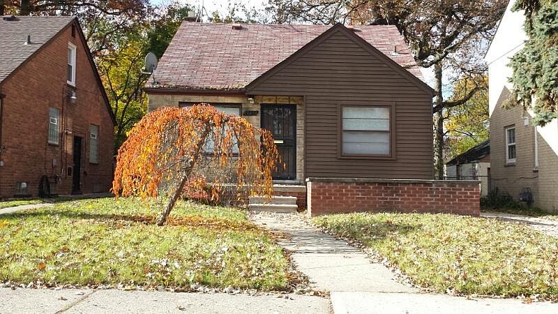 1st image of 19203 Bentler Ave
